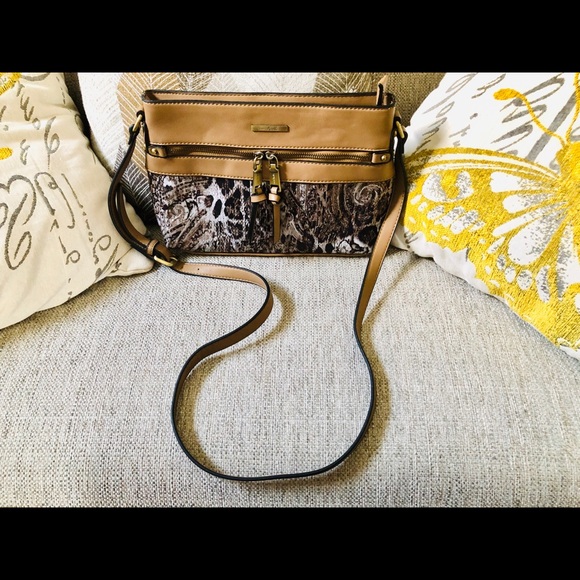 Simply Noelle Bag HOST PICK - Picture 3 of 14